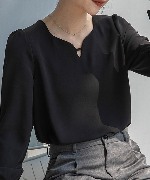 MILAE（ミレ）の「キーネックプルオーバーシャツブラウス（シャツ/ブラウス・レディース・ベージュ/ブラック/ホワイト/グレー・S/M/L）」の8枚目の写真