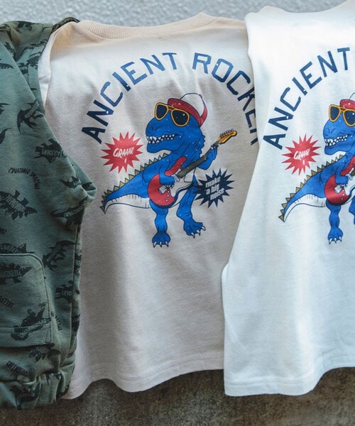 DRC branshes（ディーアールシーブランシェス）の「【WEB限定/DRC/お肌に嬉しい綿100％】アソートグラフィック長袖Tシャツ（Tシャツ/カットソー・キッズ・ネイビー/オレンジ/その他4/その他5/チャコールグレー/アイボリー/ブルー/その他3/その他1/オフホワイト/ライム/ブラック/その他2/グレイッシュベージュ/ブルーグレー/その他6/グリーン/ラベンダー・100/130/140/160/150/120/90/110）」の6枚目の写真