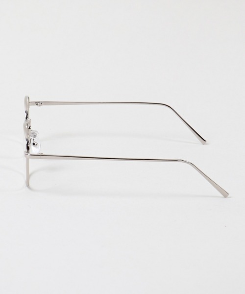 SPINNS（スピンズ）の「細フレーム ウェリントンダテメガネ　メタルフレーム（メガネ・レディース・シルバー・ONESIZE）」の4枚目の写真