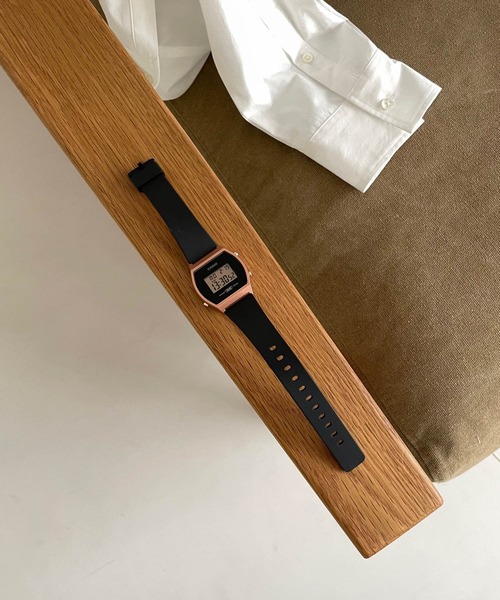 CASIO（カシオ）の「CASIO　メタルデジタルウォッチ（アナログ腕時計・レディース・ブラック/ベージュ/ブロンズ・-）」の3枚目の写真