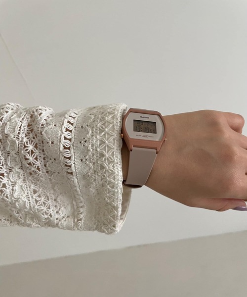 CASIO（カシオ）の「CASIO　メタルデジタルウォッチ（アナログ腕時計・レディース・ブラック/ベージュ/ブロンズ・-）」の5枚目の写真