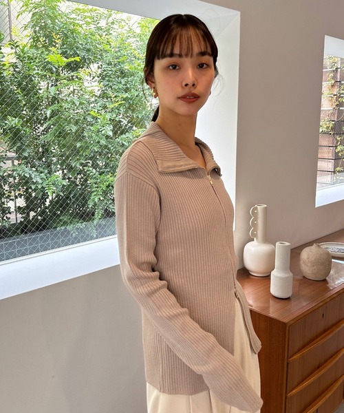 Doux archives(ドゥアルシーヴ)の「ダブルファスナーリブニット(ニット/セーター・レディース・パープル/ネイビー/ベージュ/アイボリー・FREE)」の6枚目の写真