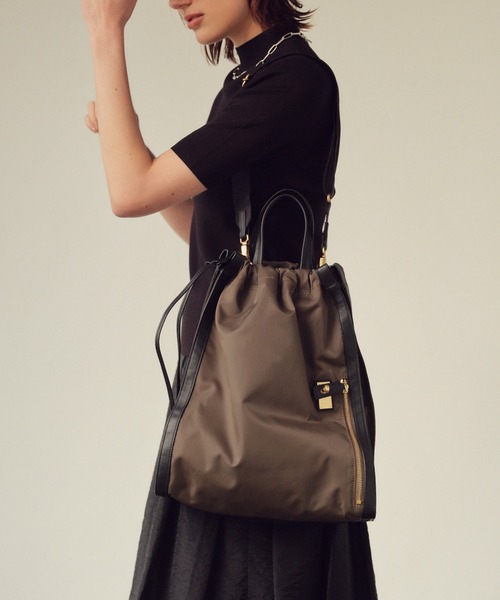 ORSETTO(オルセット)の「【ORSETTO(オルセット)】 METALLO NYLON TOTE(トートバッグ・レディース・カーキ/ブラック・2)」の2枚目の写真