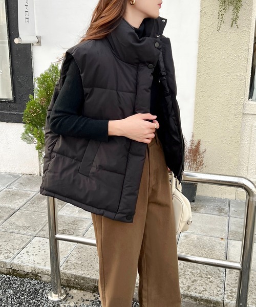 SHEPP(シープ)の「オーバーシルエット 中綿ベスト(ベスト・レディース・ホワイト/ベージュ/ブラック・M/L/XL)」の4枚目の写真