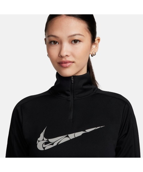 NIKE(ナイキ)の「《NIKEアパレル》WSスウッシュHBRDFMIDハーフジップL/S(その他トップス・レディース・ブラック×ホワイト・S/M/L/XL)」の6枚目の写真
