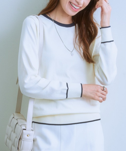 7days Life Styling(セブンデイズライフスタイリング)の「配色クルーネックセーター(静電防止・毛玉になりにくい・UVカット・タンブル乾燥OK)(ニット/セーター・レディース・ネイビー系/アイボリー系/グレー系/スモーキーグリーン系・S/M/L/LL)」の1枚目の写真