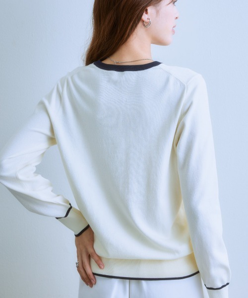 7days Life Styling(セブンデイズライフスタイリング)の「配色クルーネックセーター(静電防止・毛玉になりにくい・UVカット・タンブル乾燥OK)(ニット/セーター・レディース・ネイビー系/アイボリー系/グレー系/スモーキーグリーン系・S/M/L/LL)」の14枚目の写真