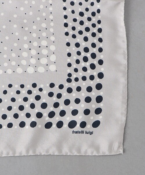Fratelli Luigi(フラテッリルイージ)の「<FRATELLI LUIGI> ランダム ドットプリント ポケットチーフ(ポケットチーフ・メンズ・グレー/コバルトブルー・FREE)」の7枚目の写真