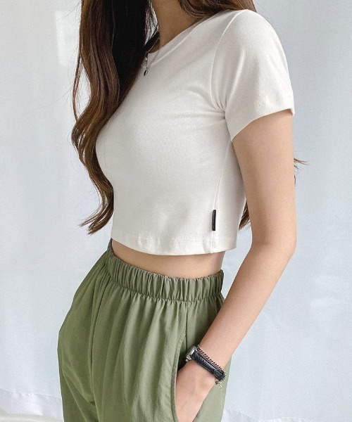muahmuah（ムーアムーア）の「A'GEM/9 × .kom 『muah muah/ムーアムーア』SLIM FIT CROP HALF T-SHIRT/スリムフィット クロップハーフTシャツ（Tシャツ/カットソー・レディース・ブラック/ホワイト・FREE）」の12枚目の写真