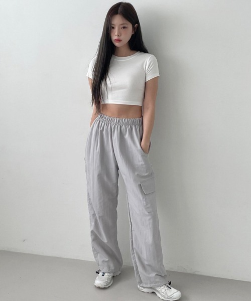 muahmuah（ムーアムーア）の「A'GEM/9 × .kom 『muah muah/ムーアムーア』SLIM FIT CROP HALF T-SHIRT/スリムフィット クロップハーフTシャツ（Tシャツ/カットソー・レディース・ブラック/ホワイト・FREE）」の20枚目の写真