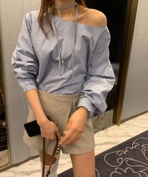 リボン付きオフショルブラウス
