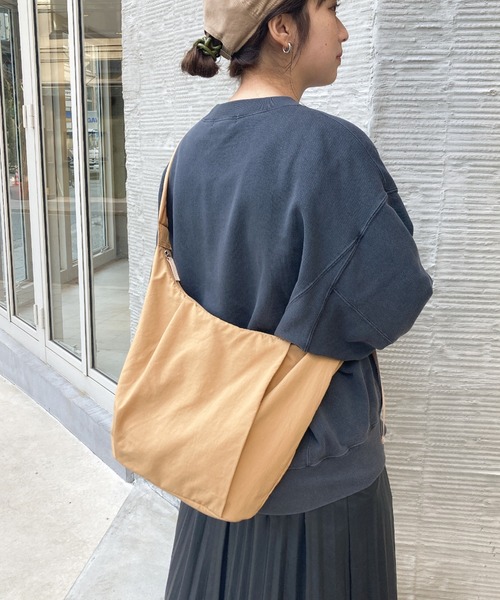 EARTH MADE（アースメイド）の「LIGHT NYLON SHOULDER（ショルダーバッグ・メンズ・ネイビー/ブラック/グレー/カーキ/ベージュ・FREE）」の3枚目の写真