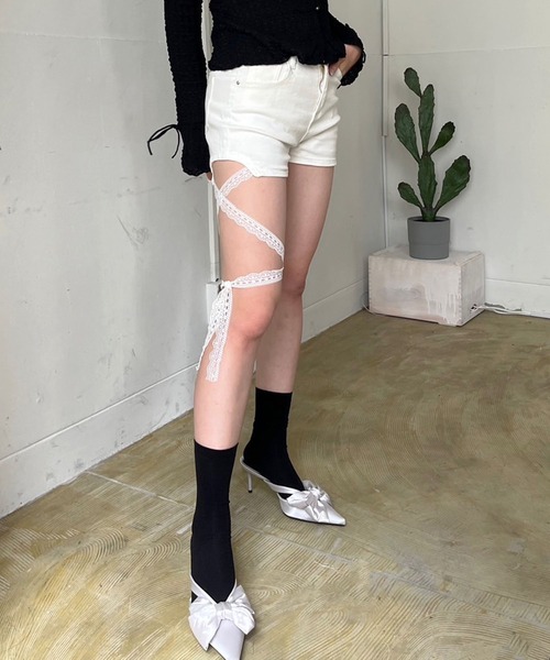 Jewelobe(ジュエローブ)の「レースリボンマイクロショートパンツ(その他パンツ・レディース・ホワイト/ブラック・M/S)」の7枚目の写真
