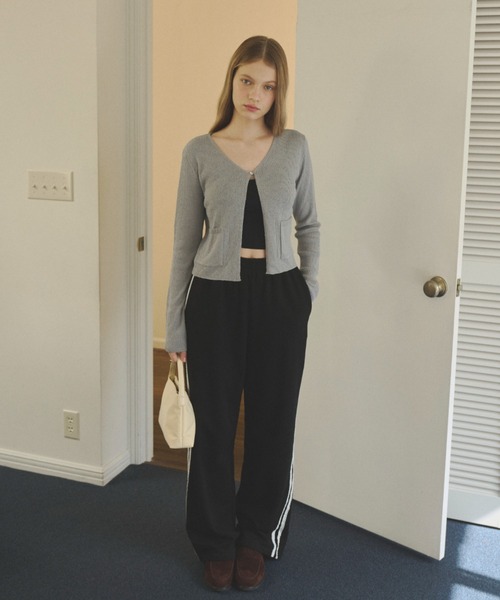 GIUNON(ジウノン)の「【カップ付き】rib fit bra top / リブフィットブラトップ(キャミソール・レディース・ホワイト/ブラック/グレー・FREE)」の8枚目の写真