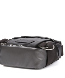 VIVIENNE WESTWOOD メタリックレザーショルダーバッグ Vivienne Westwood ACCESSORIES（ヴィヴィアンウエストウッド