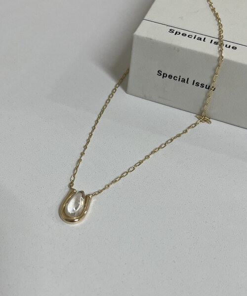 CAPRICIEUX LE'MAGE(カプリシューレマージュ)の「〈GOLDY/ゴールディ〉ドロップネックレス(ネックレス・レディース・カーキ/クリア・FREE)」の2枚目の写真