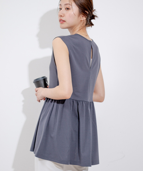 Jayro(ジャイロ)の「ポンチ素材脇ペプラムチュニック(チュニック・レディース・オレンジ/グレー系その他/チャコールグレー・M)」の5枚目の写真