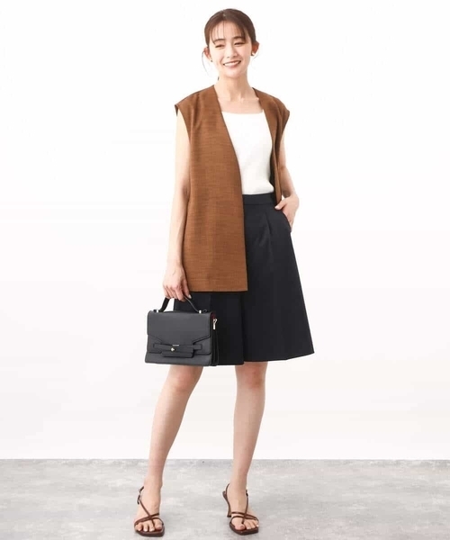 MK MICHEL KLEIN(エムケーミッシェルクラン)の「ベーシックツイルショート丈パンツ/洗える(その他パンツ・レディース・モカ/ネイビー・38)」の4枚目の写真