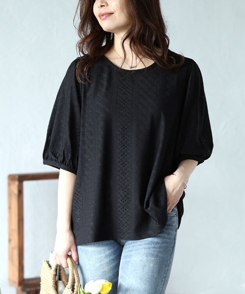 GOLDJAPAN(ゴールドジャパン)の「刺繍レースパフスリーブプルオーバー【大きいサイズ対応】(Tシャツ/カットソー・レディース・ブラック/グリーン/ピンク・5L/4L/3L/LL)」の2枚目の写真