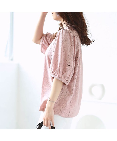 GOLDJAPAN(ゴールドジャパン)の「刺繍レースパフスリーブプルオーバー【大きいサイズ対応】(Tシャツ/カットソー・レディース・ブラック/グリーン/ピンク・5L/4L/3L/LL)」の11枚目の写真