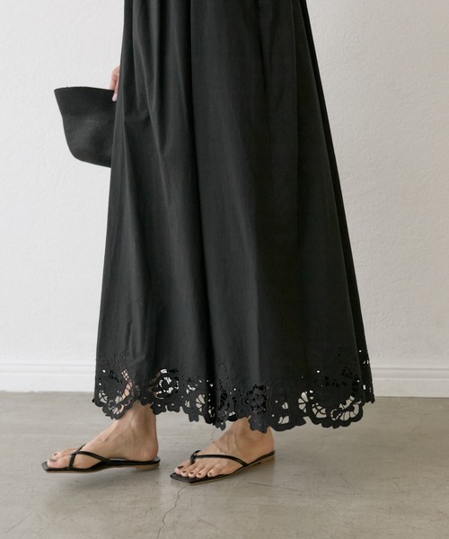 RIVE DROITE(リヴドロワ)の「【à Nice (ア ・ニース)】エンブロイダリーキャミワンピース(ワンピース・レディース・ブラック/サックスブルー・FREE)」の8枚目の写真