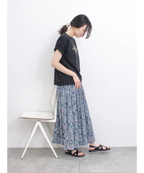 Samansa Mos2 blue（サマンサモスモスブルー）の「【Made in India】花柄ボイルギャザースカート（スカート・レディース・チャコールグレー/ブルー/イエロー・F）」の18枚目の写真