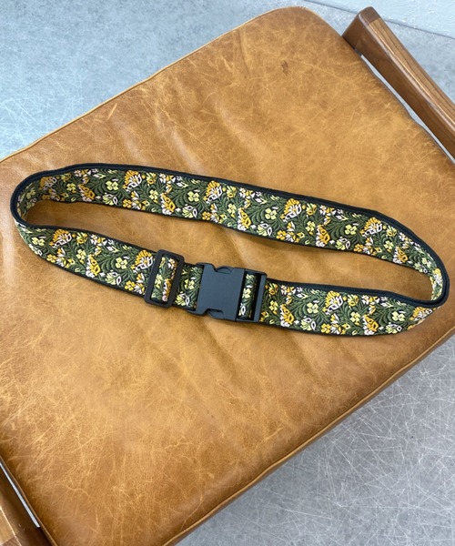 Three Four Time（ｽﾘｰﾌｫｰﾀｲﾑ）の「アラベスク柄スーツケースベルト