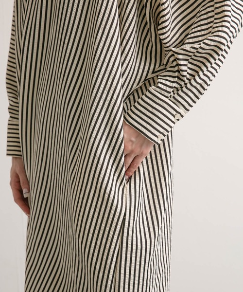 URBAN RESEARCH DOORS(アーバンリサーチドアーズ)の「ストライプロングワンピース(ワンピース・レディース・ベージュ/ブラック・MEDIUM)」の6枚目の写真