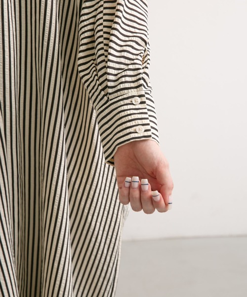 URBAN RESEARCH DOORS(アーバンリサーチドアーズ)の「ストライプロングワンピース(ワンピース・レディース・ベージュ/ブラック・MEDIUM)」の5枚目の写真