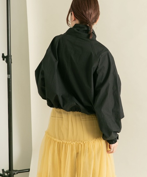 KBF（ケイビーエフ）の「スタンドカラーブルゾン（ブルゾン・レディース・ブラック/オフホワイト・ONE）」の8枚目の写真