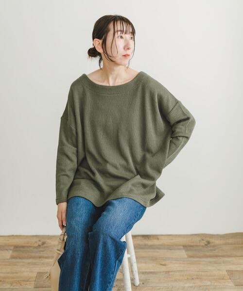 ITEMS URBANRESEARCH(アイテムズ アーバンリサーチ)の「ボートネックニットソー(Tシャツ/カットソー・レディース・カーキ/チャコールグレー/ライトベージュ・FREE)」の3枚目の写真