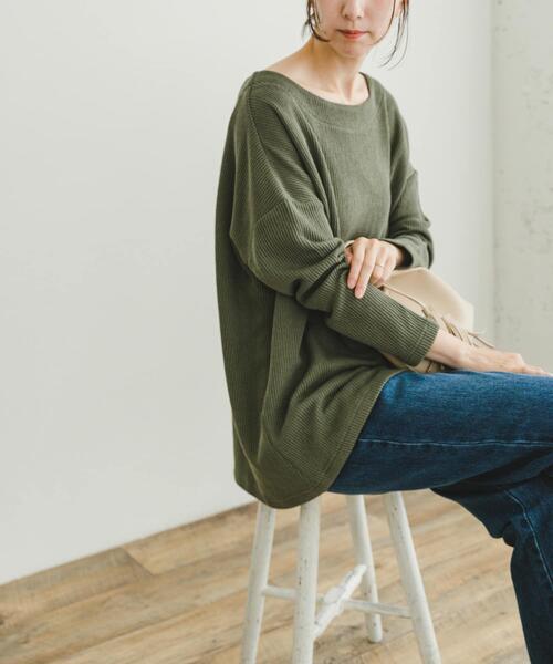 ITEMS URBANRESEARCH(アイテムズ アーバンリサーチ)の「ボートネックニットソー(Tシャツ/カットソー・レディース・カーキ/チャコールグレー/ライトベージュ・FREE)」の4枚目の写真