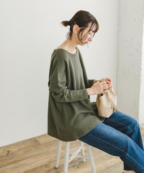 ITEMS URBANRESEARCH(アイテムズ アーバンリサーチ)の「ボートネックニットソー(Tシャツ/カットソー・レディース・カーキ/チャコールグレー/ライトベージュ・FREE)」の5枚目の写真