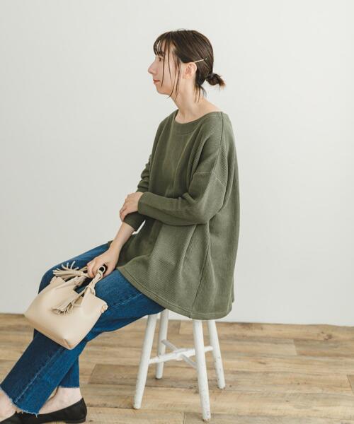 ITEMS URBANRESEARCH(アイテムズ アーバンリサーチ)の「ボートネックニットソー(Tシャツ/カットソー・レディース・カーキ/チャコールグレー/ライトベージュ・FREE)」の6枚目の写真