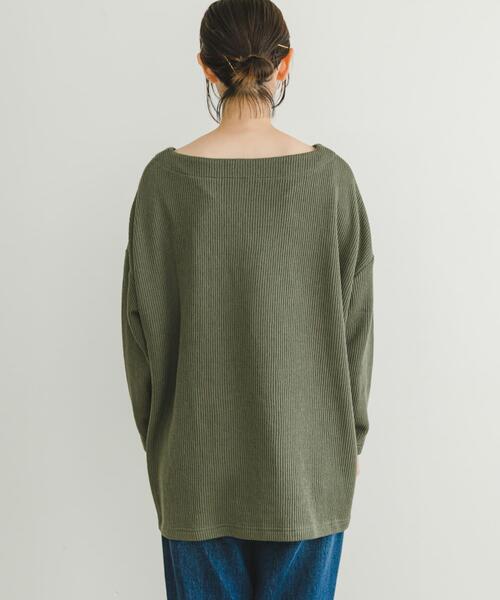 ITEMS URBANRESEARCH(アイテムズ アーバンリサーチ)の「ボートネックニットソー(Tシャツ/カットソー・レディース・カーキ/チャコールグレー/ライトベージュ・FREE)」の15枚目の写真