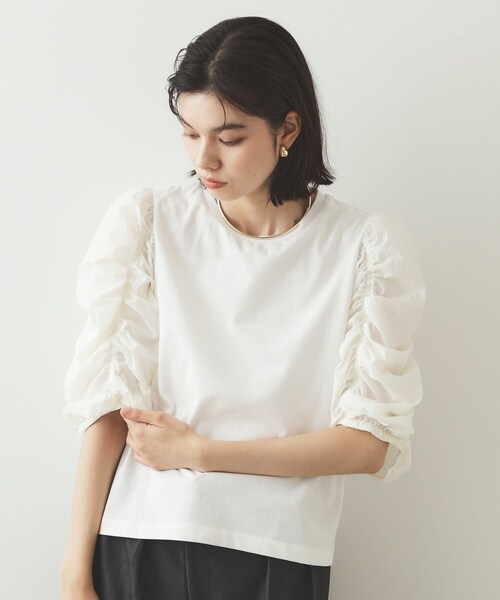 OPAQUE.CLIP(オペークドットクリップ)の「◆シアーシャーリングスリーブ ドッキングカットソー【洗濯機洗い可】(Tシャツ/カットソー・レディース・ブラック/グレー/オフホワイト・40/38/36)」の4枚目の写真
