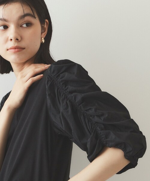 OPAQUE.CLIP(オペークドットクリップ)の「◆シアーシャーリングスリーブ ドッキングカットソー【洗濯機洗い可】(Tシャツ/カットソー・レディース・ブラック/グレー/オフホワイト・40/38/36)」の8枚目の写真