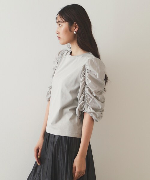OPAQUE.CLIP(オペークドットクリップ)の「◆シアーシャーリングスリーブ ドッキングカットソー【洗濯機洗い可】(Tシャツ/カットソー・レディース・ブラック/グレー/オフホワイト・40/38/36)」の17枚目の写真