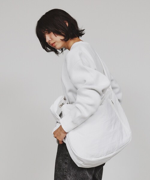 tk.TAKEO KIKUCHI(ティーケータケオキクチ)の「パテッドラウンドショルダーBAG(ショルダーバッグ・レディース・ホワイト系3/ブラック/オリーブ系5/ブラック系・00)」の7枚目の写真