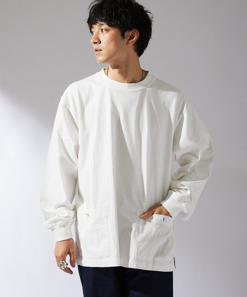 ARMY TWILL（アーミーツイル）の「ARMY TWILL / アーミーツイル 別注 2ポケット ロングスリーブTシャツ（Tシャツ/カットソー・メンズ・ホワイト/ブラック/カーキ・MEDIUM/LARGE）」の2枚目の写真