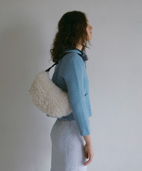 EFOLE（エフォル）の「Fakefur halfmoon shoulder bag/フェイクファー ハーフムーン ショルダー バッグ（ショルダーバッグ・レディース・オフホワイト/ブラウン・FREE）」の15枚目の写真