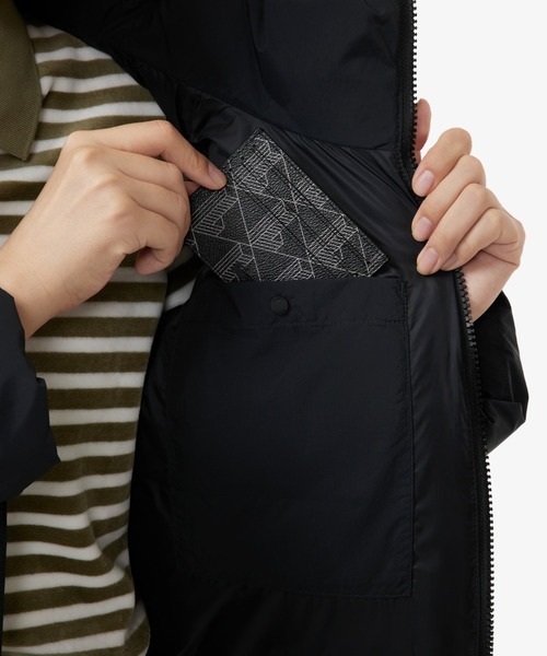 LACOSTE（ラコステ）の「ウィメンズ ボリュームハイネック ナイロンショート ダックダウンジャケット / フード取り外し可（ダウンジャケット/コート・レディース・ブラック/オレンジ/モスグリーン/ダークブルー・34/36/38/40）」の19枚目の写真