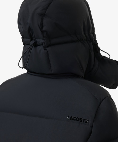 LACOSTE（ラコステ）の「ウィメンズ ボリュームハイネック ナイロンショート ダックダウンジャケット / フード取り外し可（ダウンジャケット/コート・レディース・ブラック/オレンジ/モスグリーン/ダークブルー・34/36/38/40）」の20枚目の写真