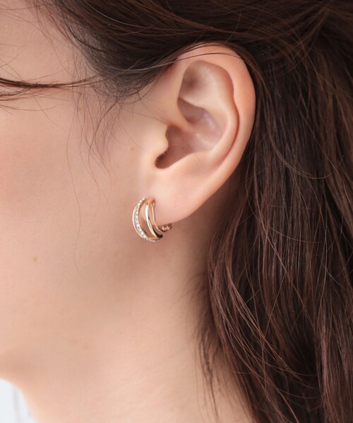 SHOO・LA・RUE（シューラルー）の「【セレモニー】ビジューレーンハーフループイヤーアクセ（ピアス（両耳用）・レディース・ピンクゴールド/ゴールド/ゴールド系その他/シルバー系/ゴールド系/シルバー・00）」の7枚目の写真