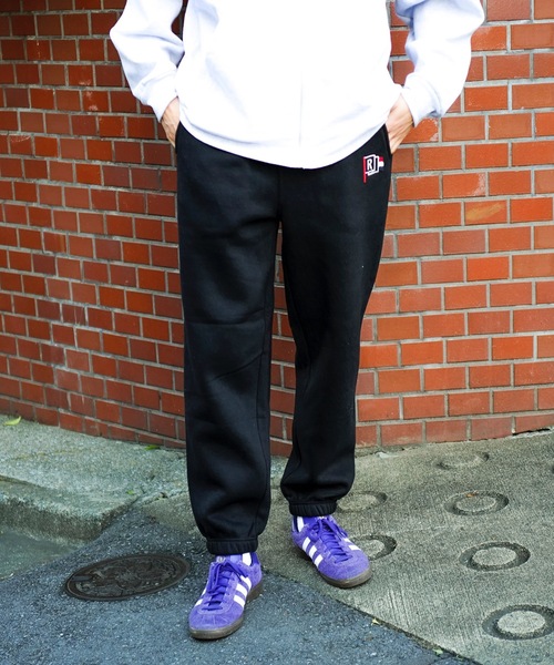 roial(ロイアル)の「SWEAT PANTS/ROIAL(ロイアル)ワンポイントロゴ刺繍スウェットパンツジョガーパンツ(スウェットパンツ・メンズ・ピンク/ベージュ/ブラック/オートミール・MEDIUM/X-LARGE/LARGE)」の2枚目の写真