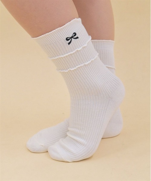 axes femme POETIQUE（アクシーズファムポエティック）の「リボン刺繍ソックス（ソックス/靴下・レディース・ホワイト/グレー・FREE）」の2枚目の写真