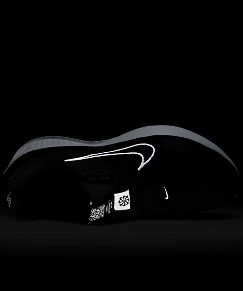 NIKE（ナイキ）の「ナイキ インタラクト ラン メンズ ロード ランニングシューズ / Nike Interact Run Men's Road Running Shoes FD2291-001 Black（スニーカー・メンズ・ブラック・25/25.5/26/26.5/27/27.5/28/28.5/29/29.5/24.5/24/30）」の4枚目の写真