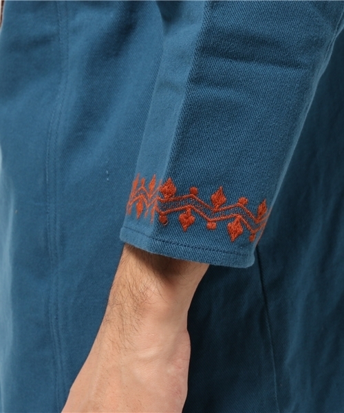 チャイハネ（チャイハネ）の「【チャイハネ】ボアライナー付き刺繍入りMEN'Sコート（ステンカラーコート・メンズ・グレー/ターコイズブルー/イエロー・FREE）」の14枚目の写真