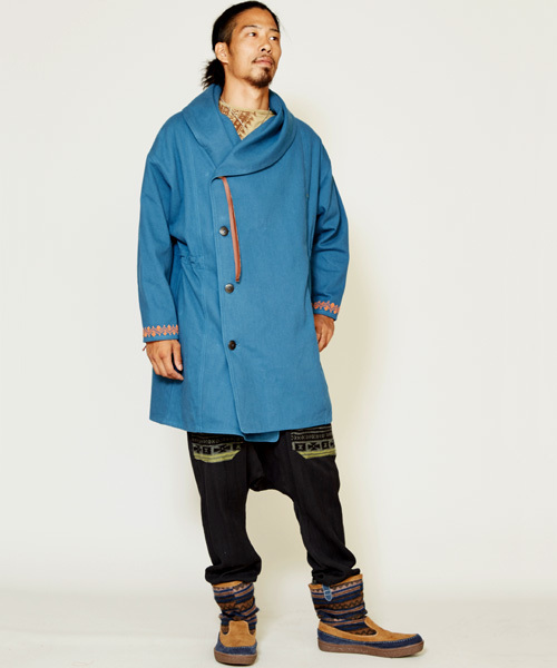 チャイハネ（チャイハネ）の「【チャイハネ】ボアライナー付き刺繍入りMEN'Sコート（ステンカラーコート・メンズ・グレー/ターコイズブルー/イエロー・FREE）」の22枚目の写真