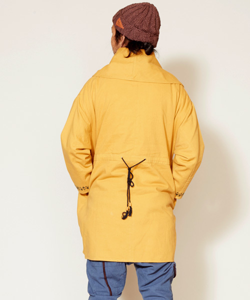 チャイハネ（チャイハネ）の「【チャイハネ】ボアライナー付き刺繍入りMEN'Sコート（ステンカラーコート・メンズ・グレー/ターコイズブルー/イエロー・FREE）」の19枚目の写真